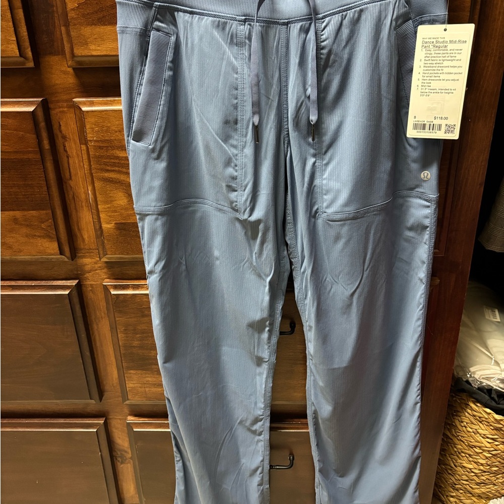 NWT lululemon athletica Women’s Dance Studio Mid-Rise Oasis Blue Regular